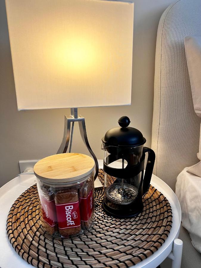 Lakeside Lux Bedroom With Parking, M4 Jct 11, Next To Train Station Reading Exteriör bild